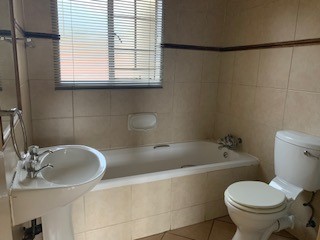 To Let 2 Bedroom Property for Rent in Monavoni Gauteng
