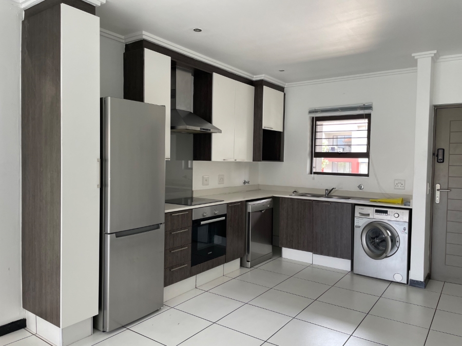 To Let 2 Bedroom Property for Rent in Fourways Gauteng