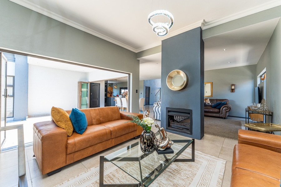 5 Bedroom Property for Sale in Wildtuinpark Gauteng