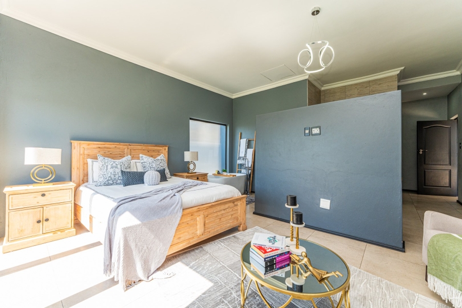 5 Bedroom Property for Sale in Wildtuinpark Gauteng