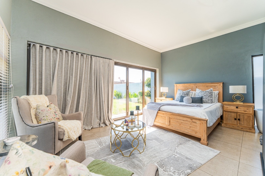 5 Bedroom Property for Sale in Wildtuinpark Gauteng