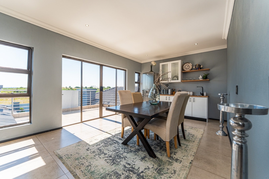 5 Bedroom Property for Sale in Wildtuinpark Gauteng