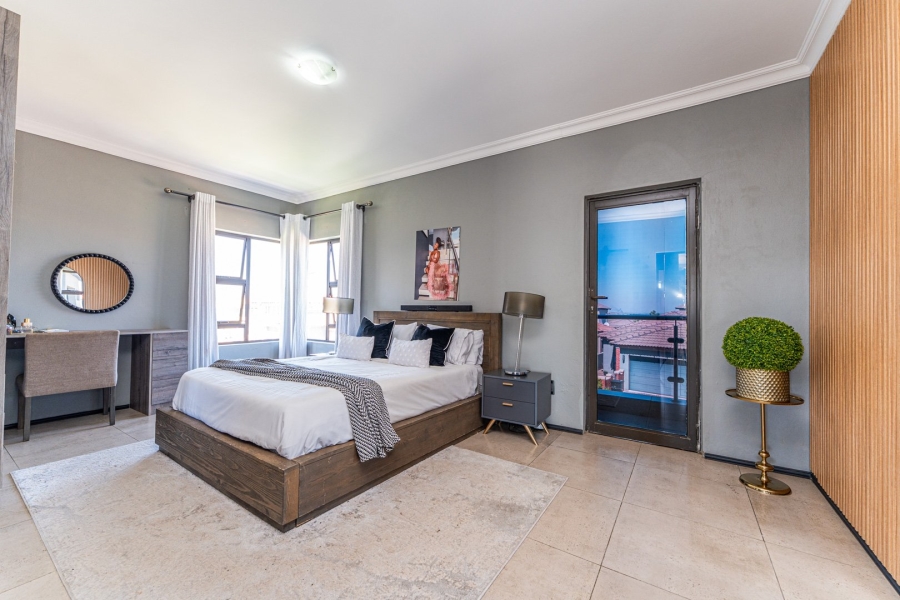 5 Bedroom Property for Sale in Wildtuinpark Gauteng