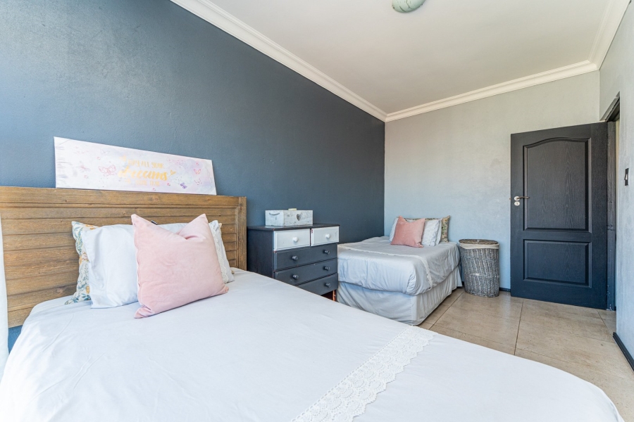 5 Bedroom Property for Sale in Wildtuinpark Gauteng