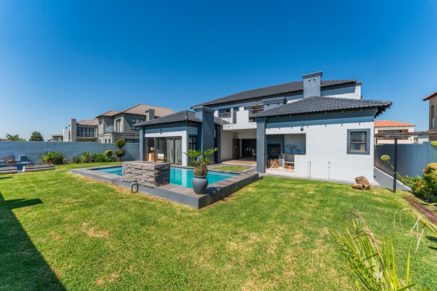 5 Bedroom Property for Sale in Wildtuinpark Gauteng