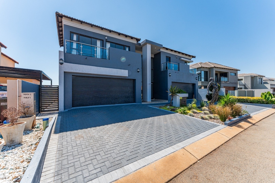 5 Bedroom Property for Sale in Wildtuinpark Gauteng