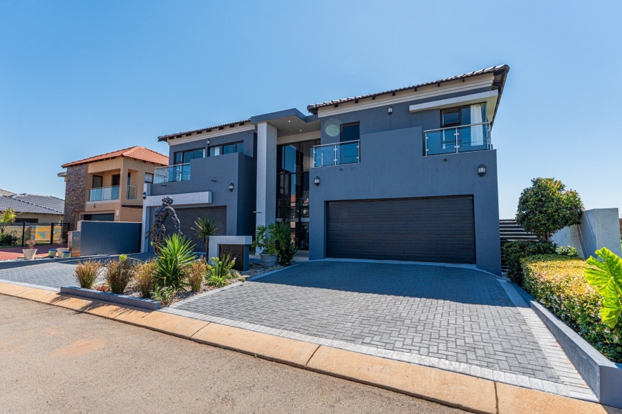 5 Bedroom Property for Sale in Wildtuinpark Gauteng