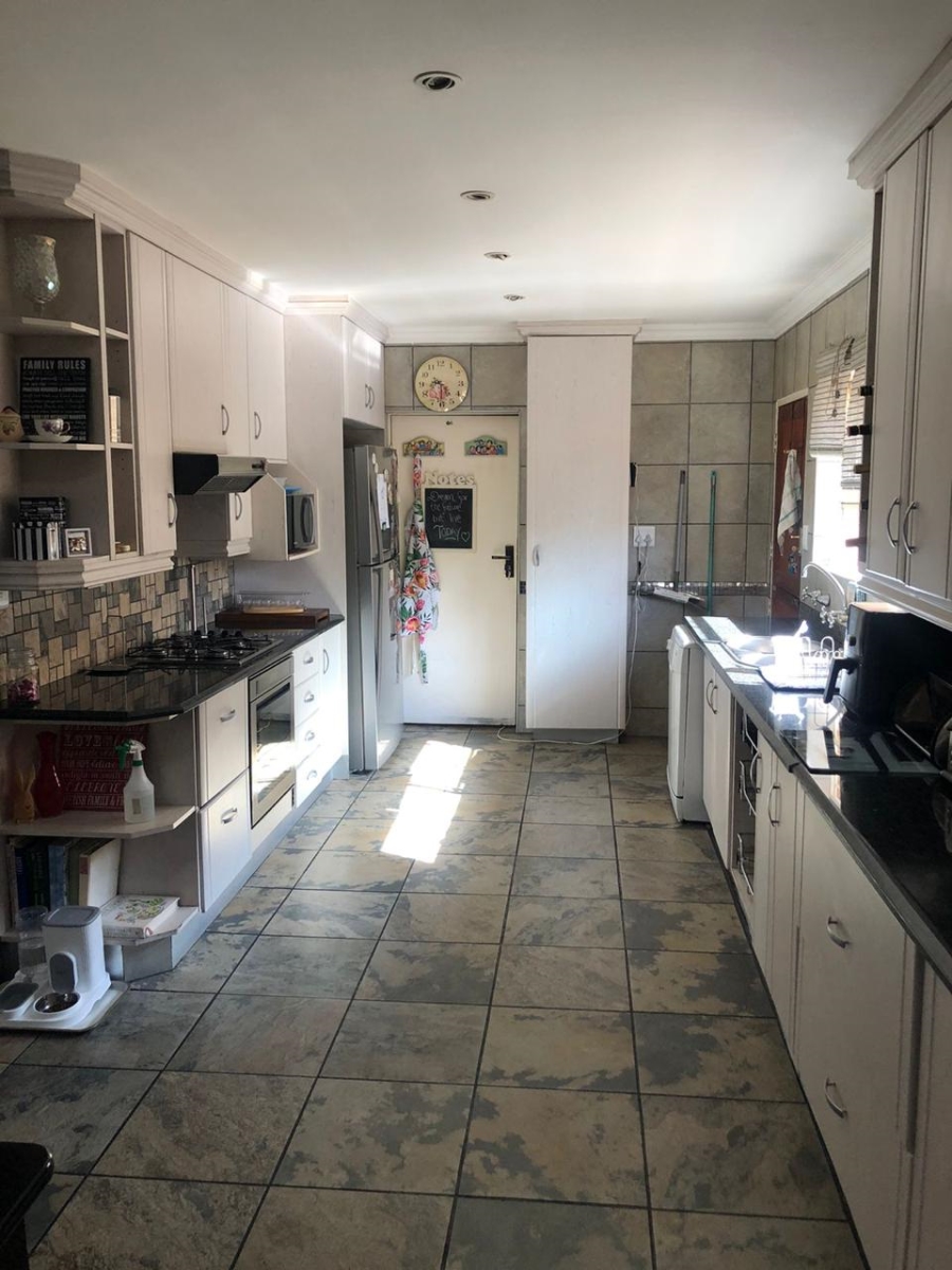 3 Bedroom Property for Sale in Beyers Park Gauteng