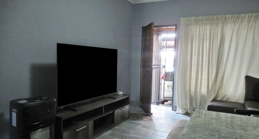 2 Bedroom Property for Sale in Elspark Gauteng