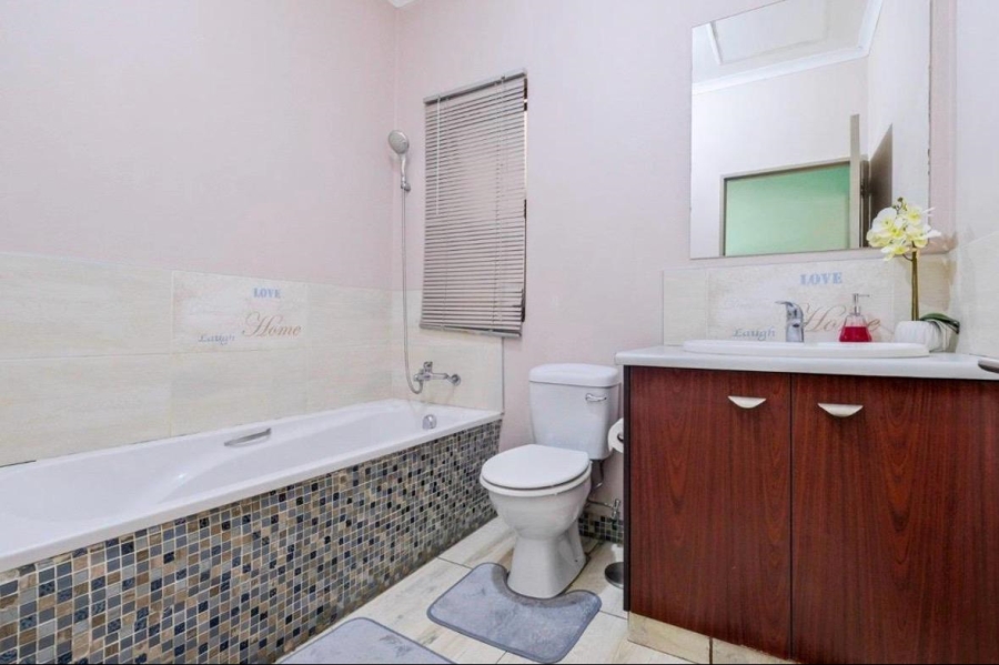 2 Bedroom Property for Sale in Carlswald Gauteng