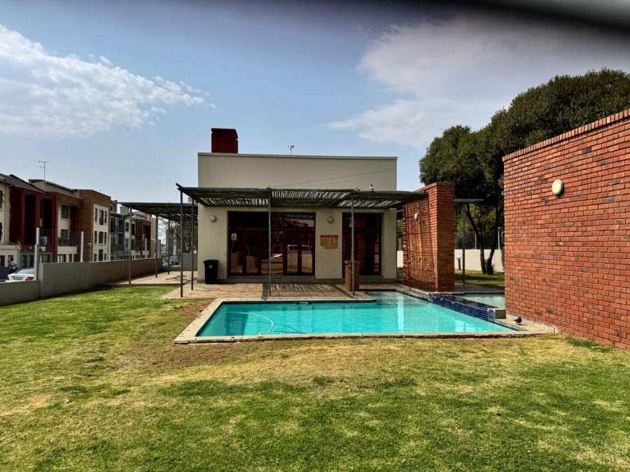 2 Bedroom Property for Sale in Carlswald Gauteng
