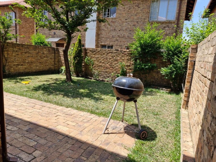 3 Bedroom Property for Sale in Annlin Gauteng