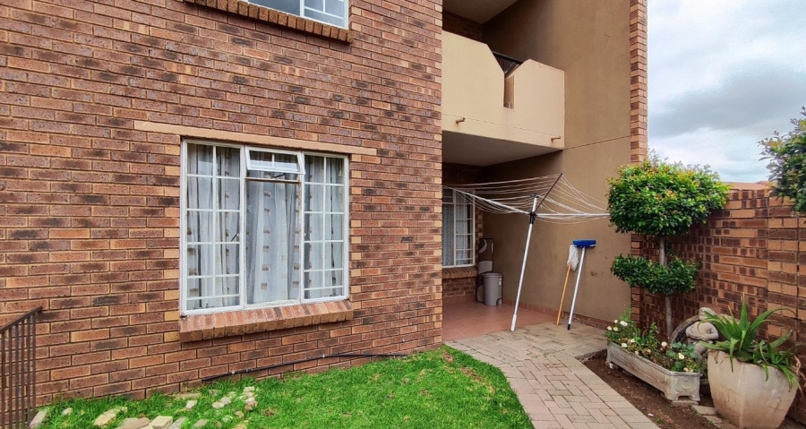 2 Bedroom Property for Sale in Comet Gauteng