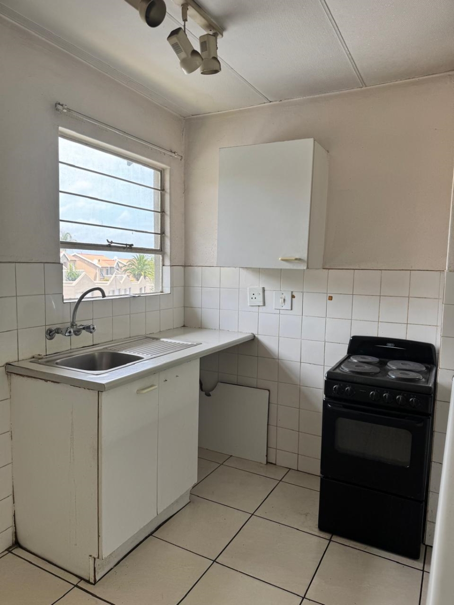 2 Bedroom Property for Sale in Vorna Valley Gauteng