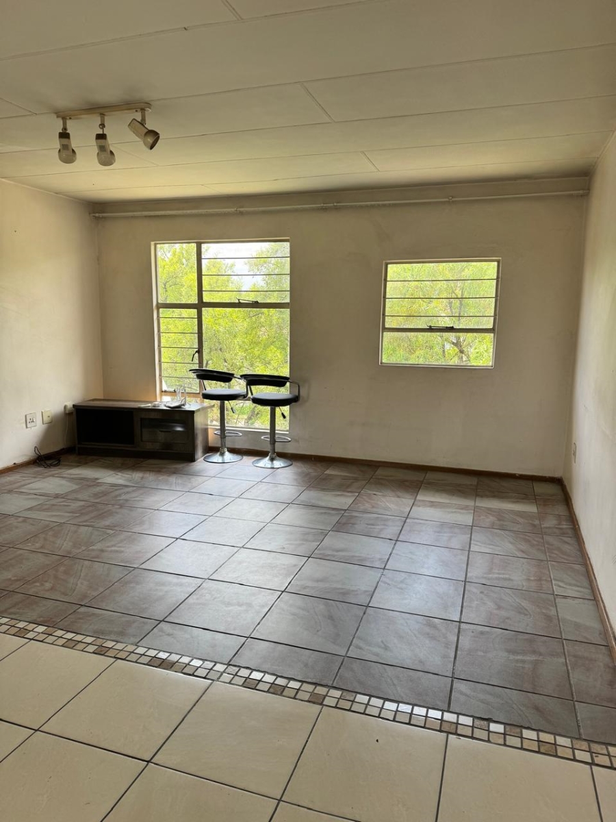 2 Bedroom Property for Sale in Vorna Valley Gauteng