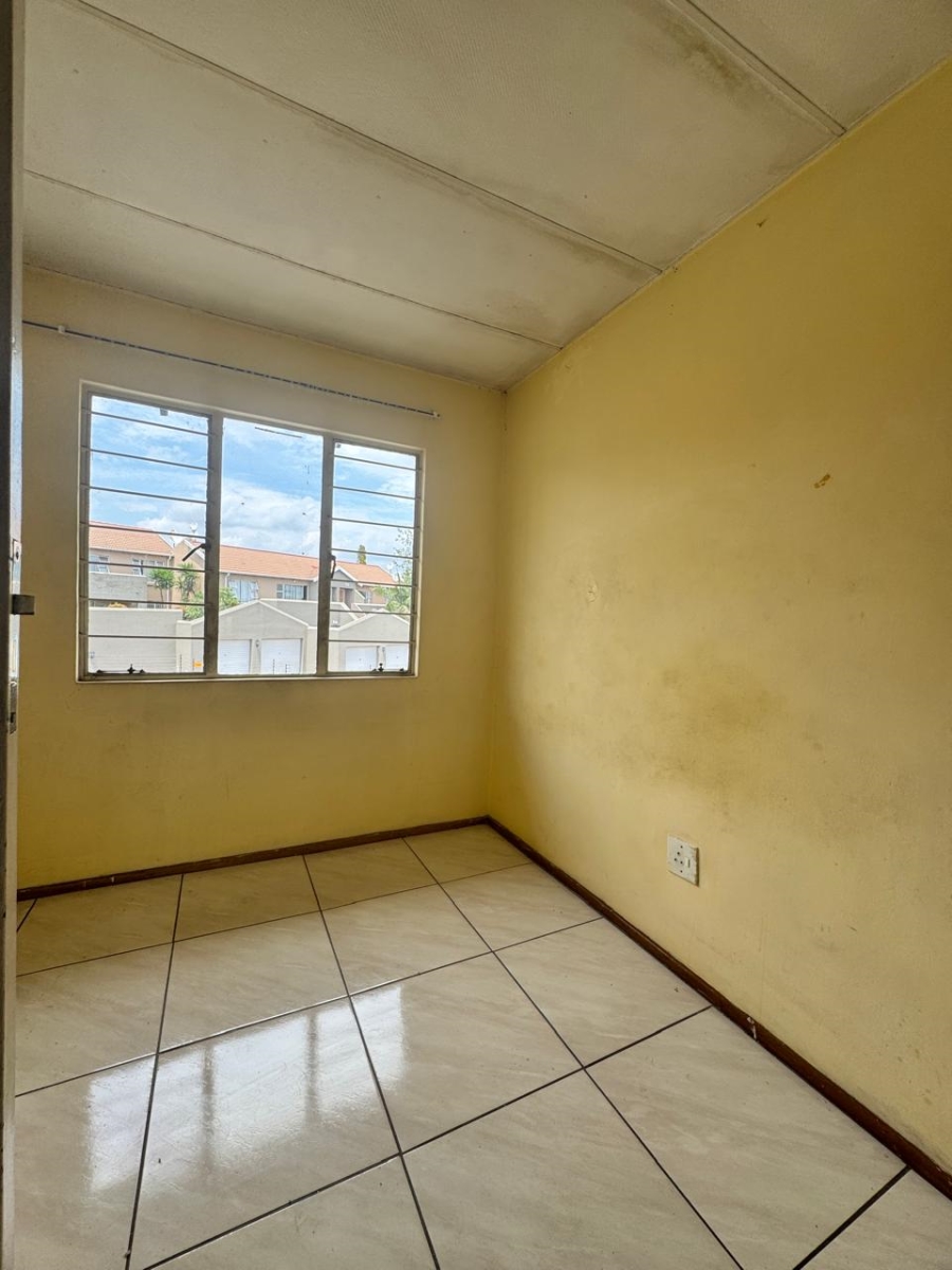 2 Bedroom Property for Sale in Vorna Valley Gauteng