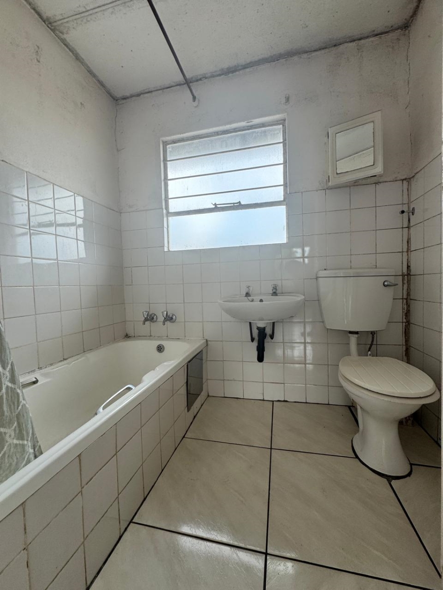 2 Bedroom Property for Sale in Vorna Valley Gauteng