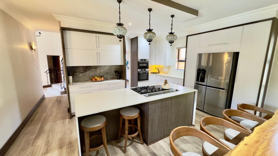 4 Bedroom Property for Sale in Eldoraigne Gauteng