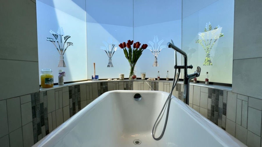 4 Bedroom Property for Sale in Eldoraigne Gauteng