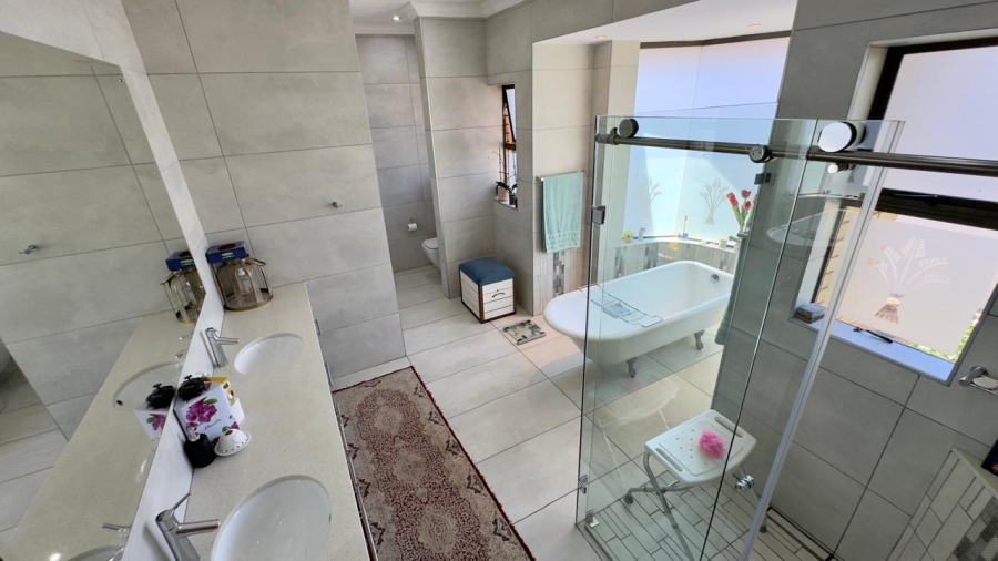 4 Bedroom Property for Sale in Eldoraigne Gauteng