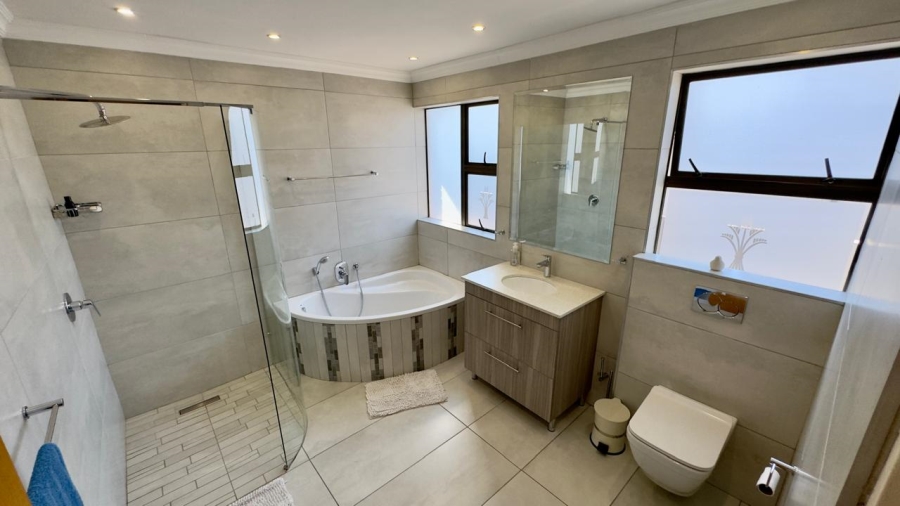 4 Bedroom Property for Sale in Eldoraigne Gauteng