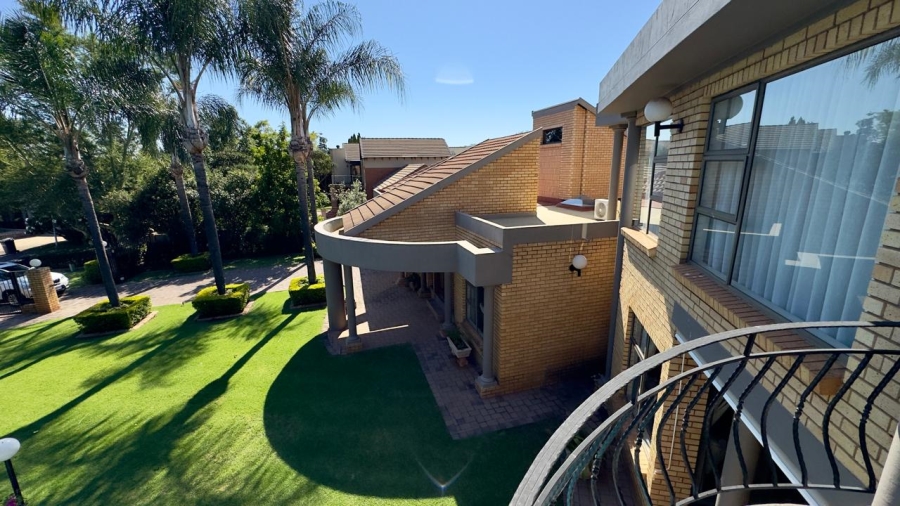 4 Bedroom Property for Sale in Eldoraigne Gauteng