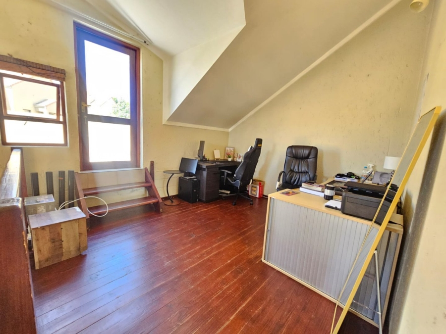 2 Bedroom Property for Sale in Sunninghill Gauteng