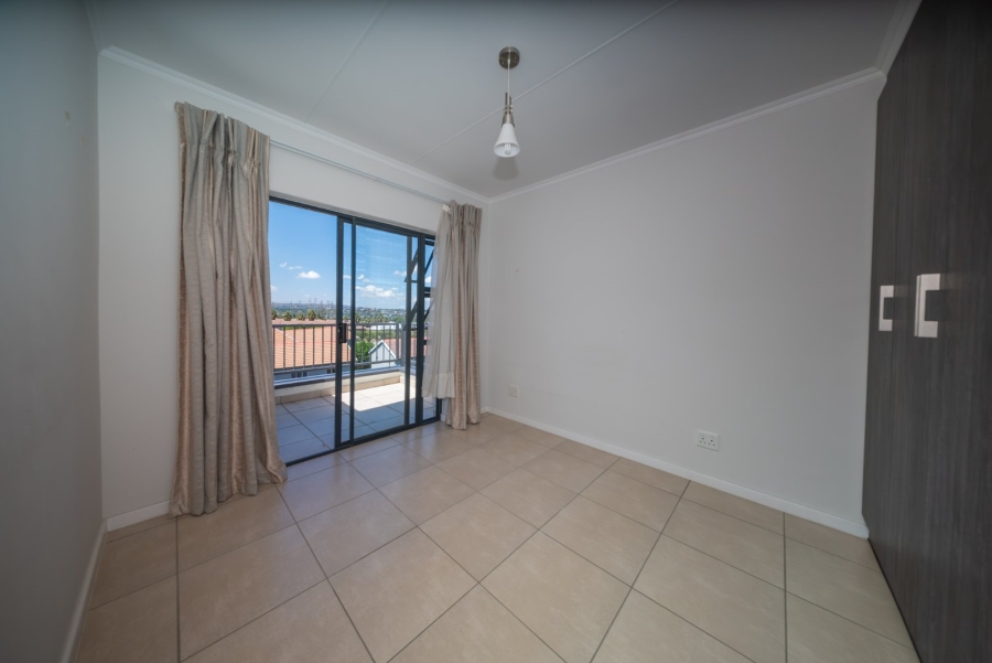 2 Bedroom Property for Sale in Greenstone Crest Gauteng