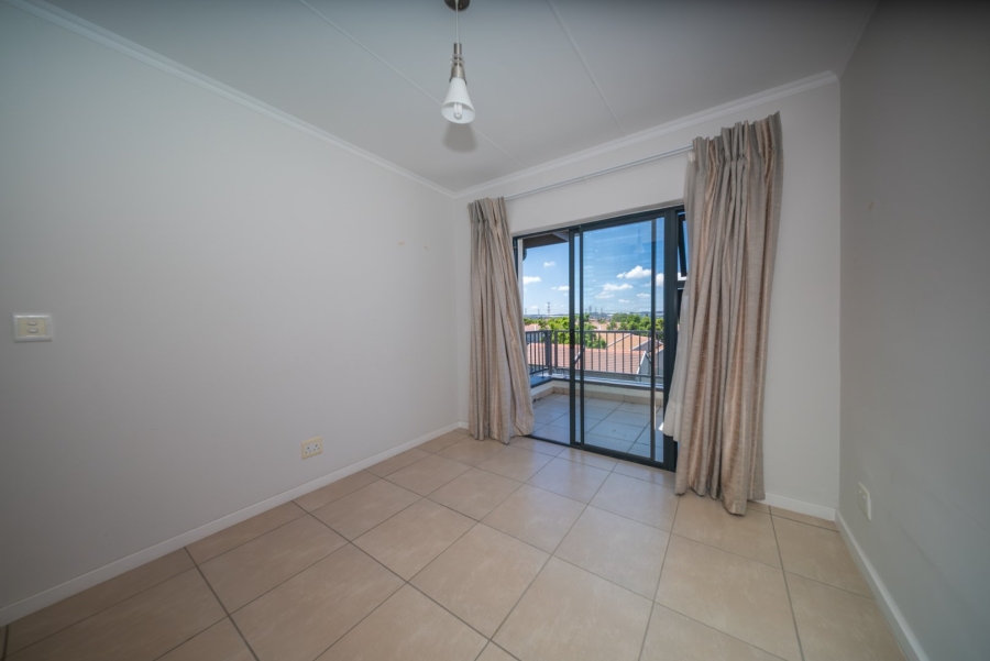 2 Bedroom Property for Sale in Greenstone Crest Gauteng