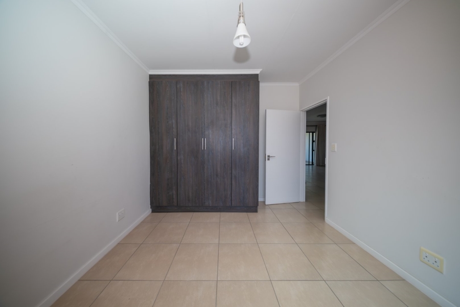 2 Bedroom Property for Sale in Greenstone Crest Gauteng