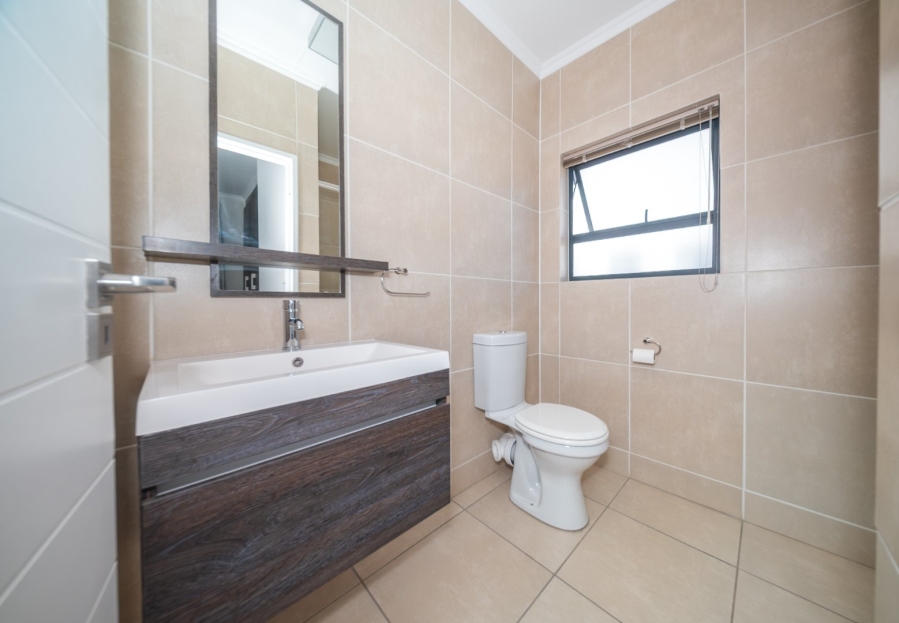 2 Bedroom Property for Sale in Greenstone Crest Gauteng