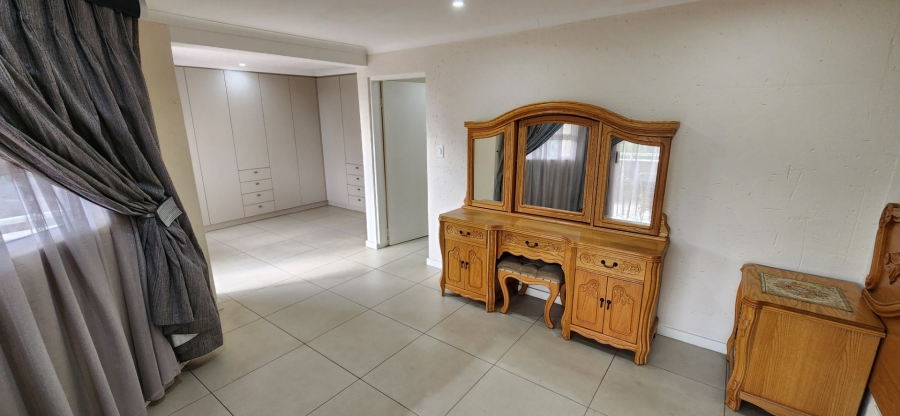 2 Bedroom Property for Sale in Bedford Park Gauteng