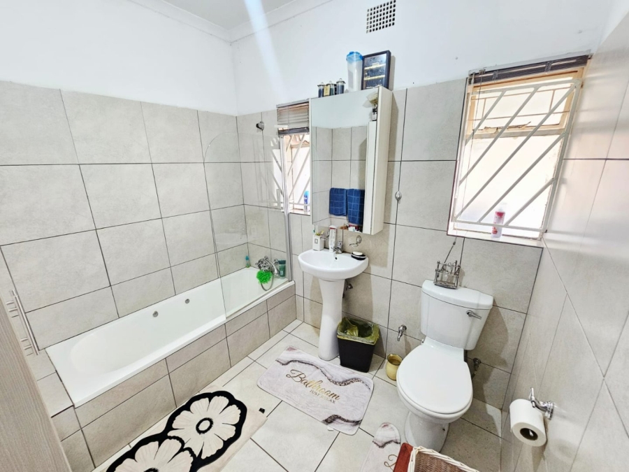 To Let 3 Bedroom Property for Rent in Erasmia Gauteng