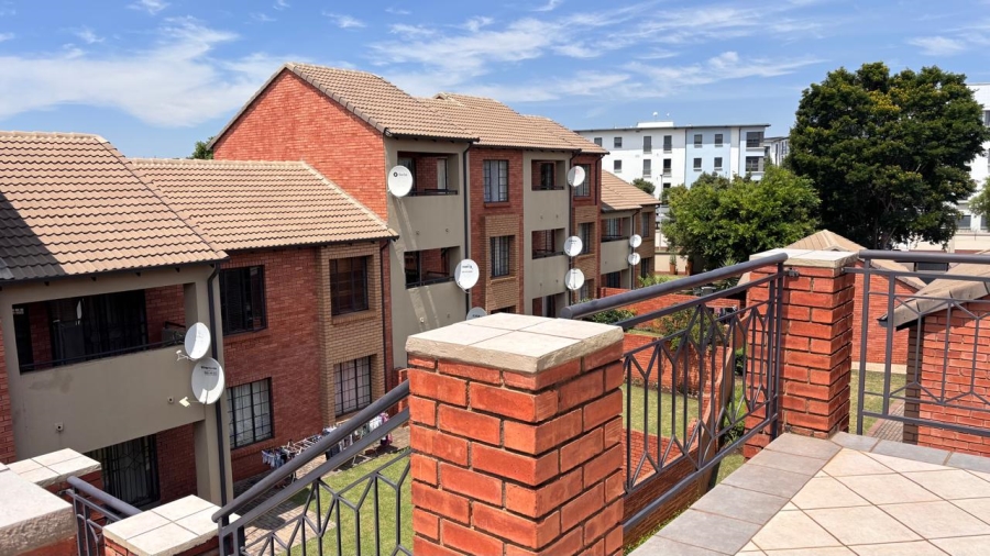 2 Bedroom Property for Sale in Eco Park Gauteng