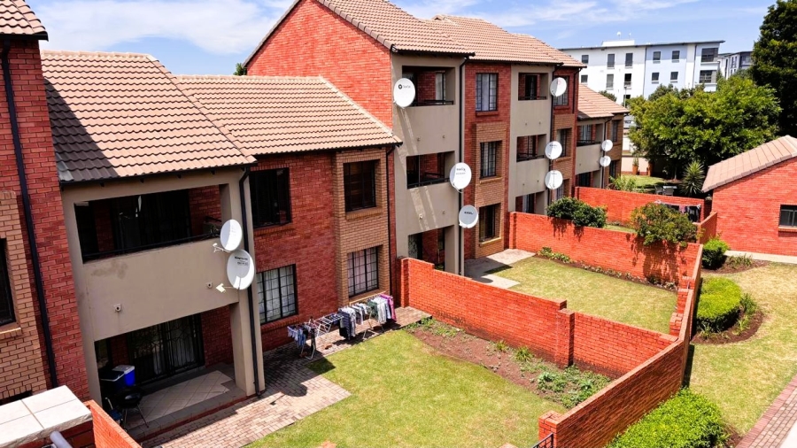 2 Bedroom Property for Sale in Eco Park Gauteng