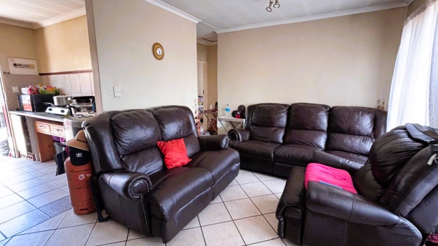 2 Bedroom Property for Sale in Eco Park Gauteng