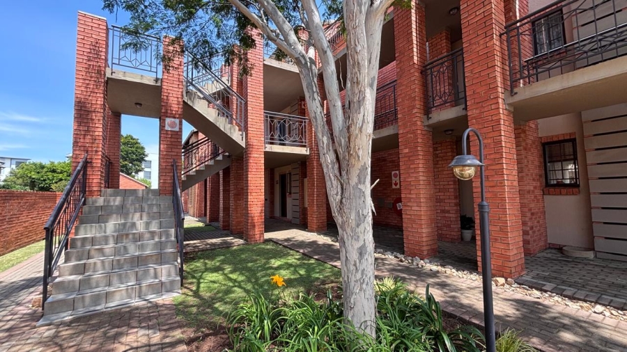 2 Bedroom Property for Sale in Eco Park Gauteng