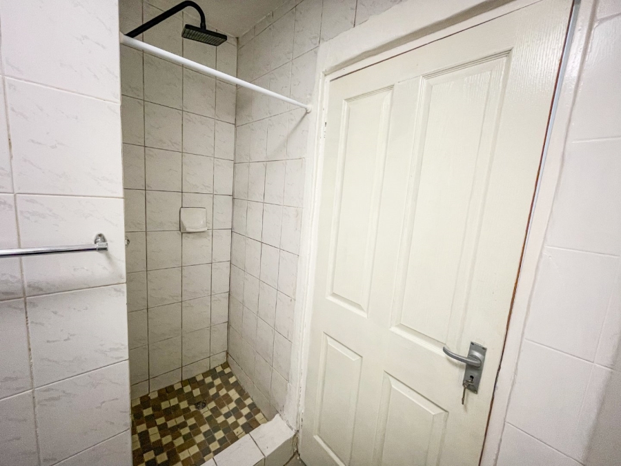 To Let 1 Bedroom Property for Rent in Sandown Gauteng