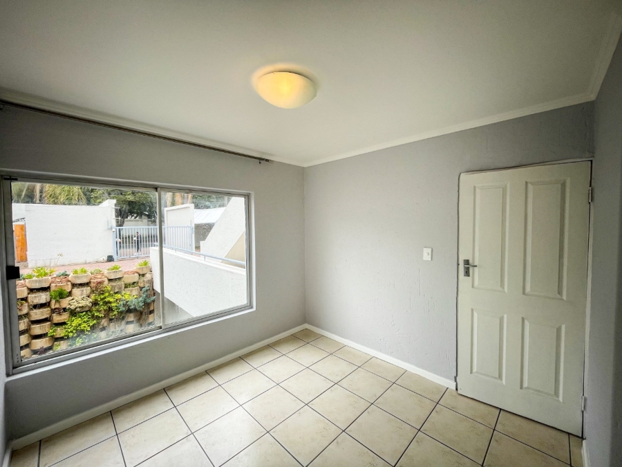 To Let 1 Bedroom Property for Rent in Sandown Gauteng