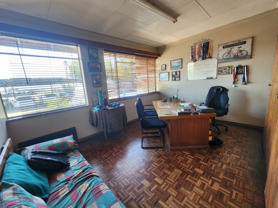 4 Bedroom Property for Sale in Rhodesfield Gauteng