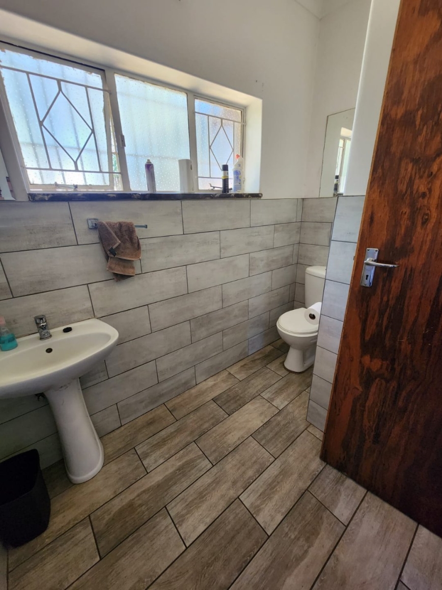 4 Bedroom Property for Sale in Rhodesfield Gauteng