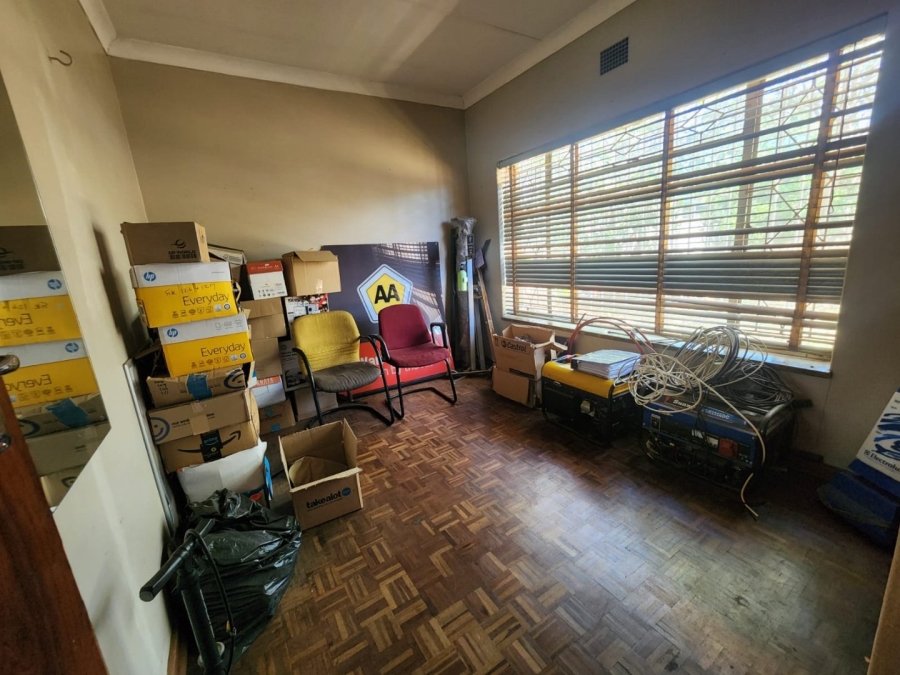 4 Bedroom Property for Sale in Rhodesfield Gauteng