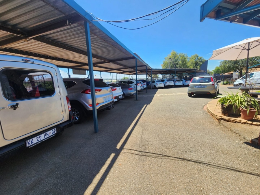 4 Bedroom Property for Sale in Rhodesfield Gauteng