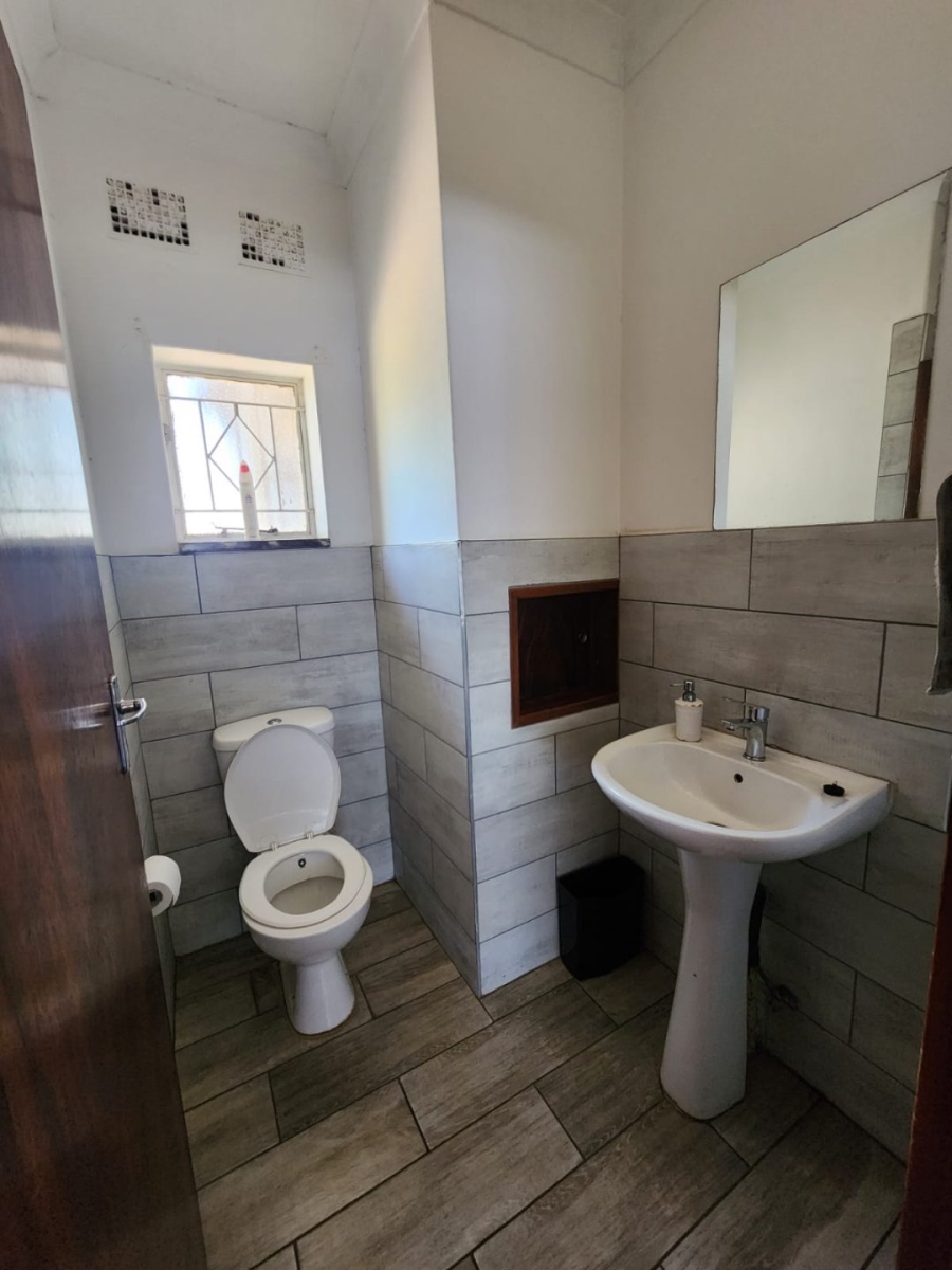 4 Bedroom Property for Sale in Rhodesfield Gauteng