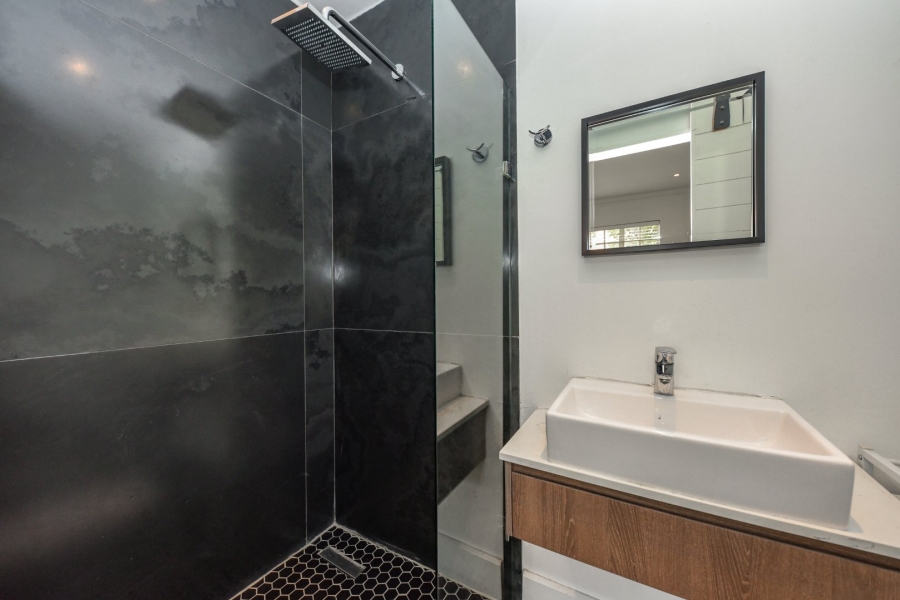 2 Bedroom Property for Sale in Magaliessig Gauteng