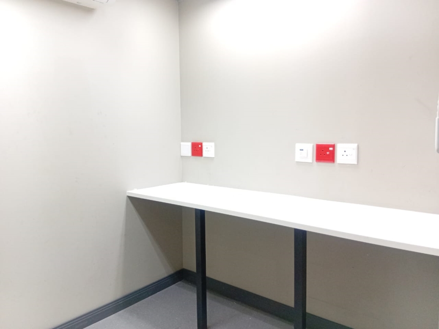 To Let commercial Property for Rent in Randjespark Gauteng