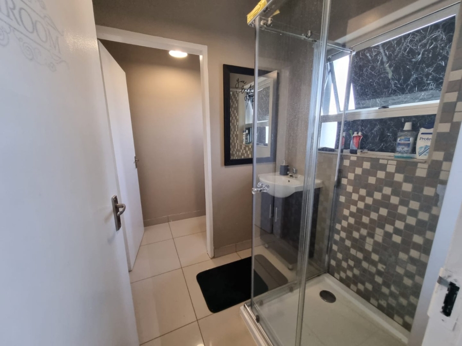 2 Bedroom Property for Sale in Edenvale Central Gauteng