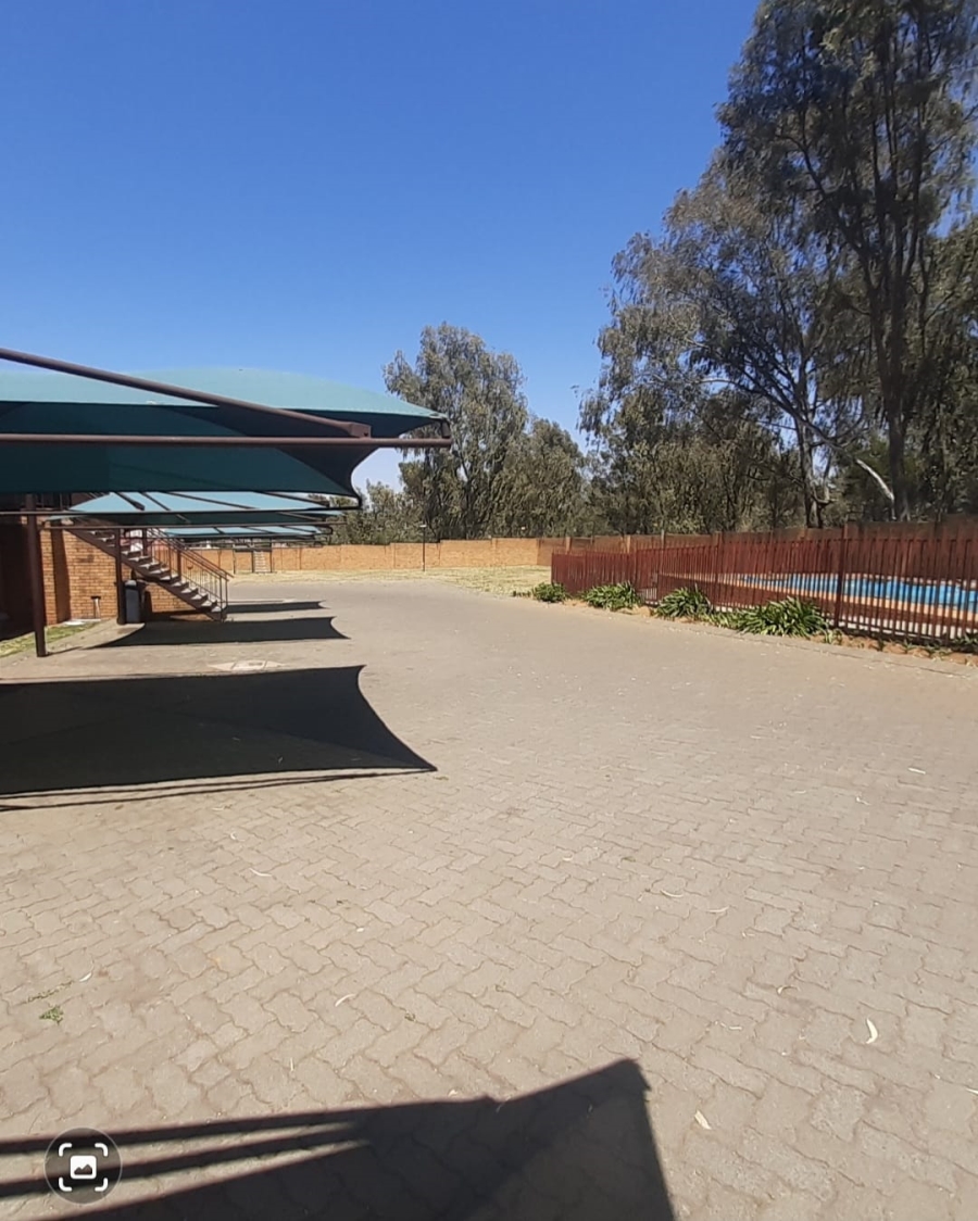 To Let 2 Bedroom Property for Rent in Meredale Gauteng