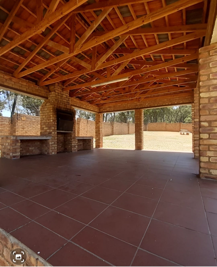 To Let 2 Bedroom Property for Rent in Meredale Gauteng