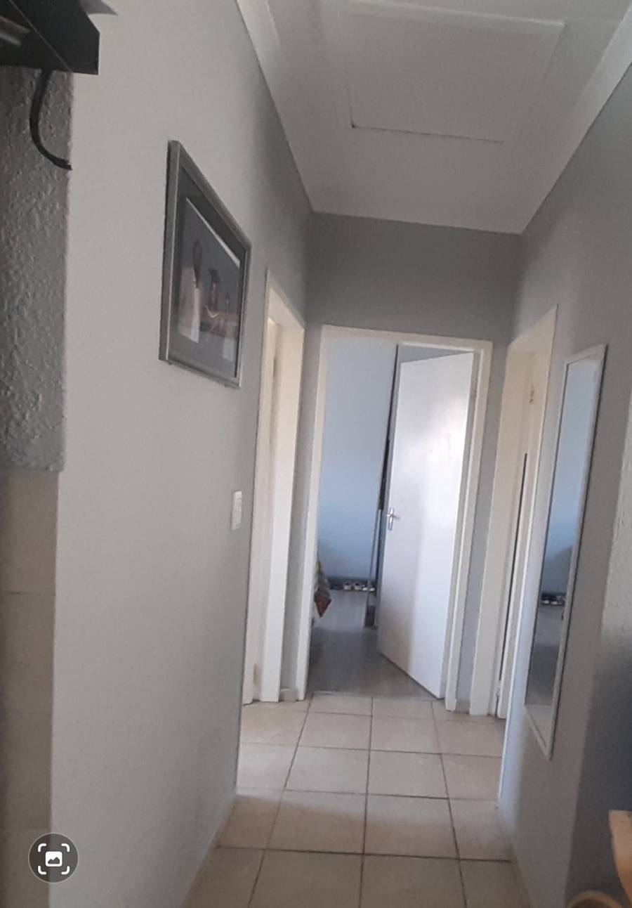 To Let 2 Bedroom Property for Rent in Meredale Gauteng